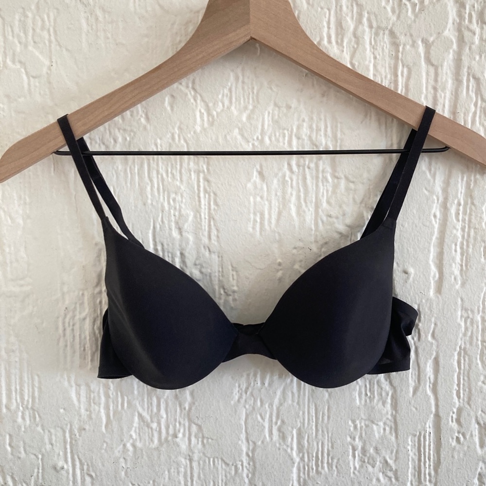 Victoria’s Secret Body By Victoria Black Bra Size 34A